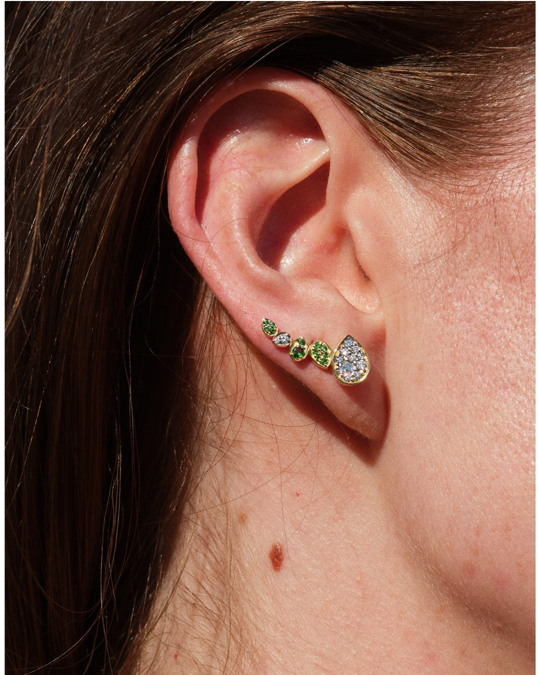DROVA SWAY TSAVORITE & DIAMOND EARRING