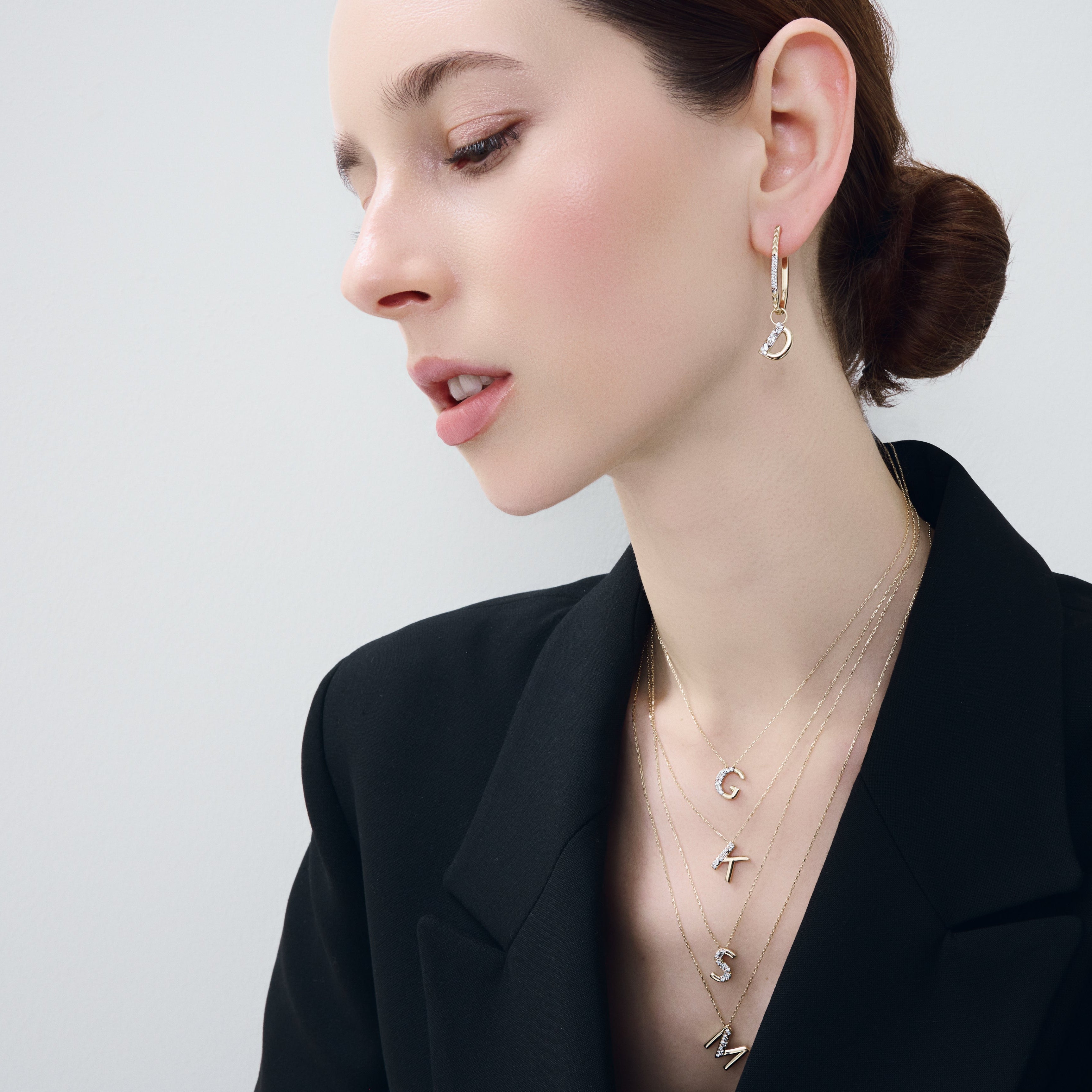 TIMELESS INITIALS T NECKLACE