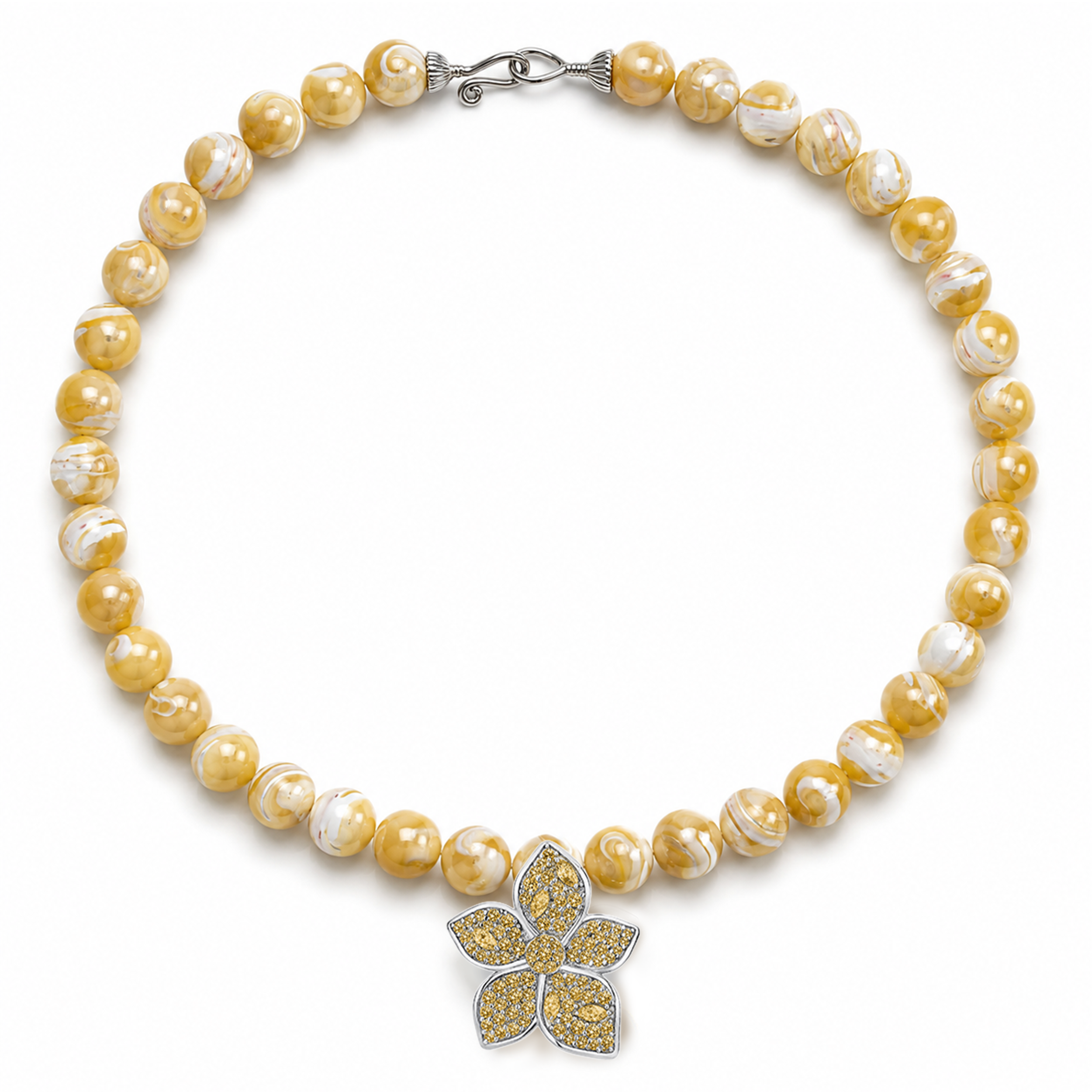 NACRE AND BLOOM NECKLACE