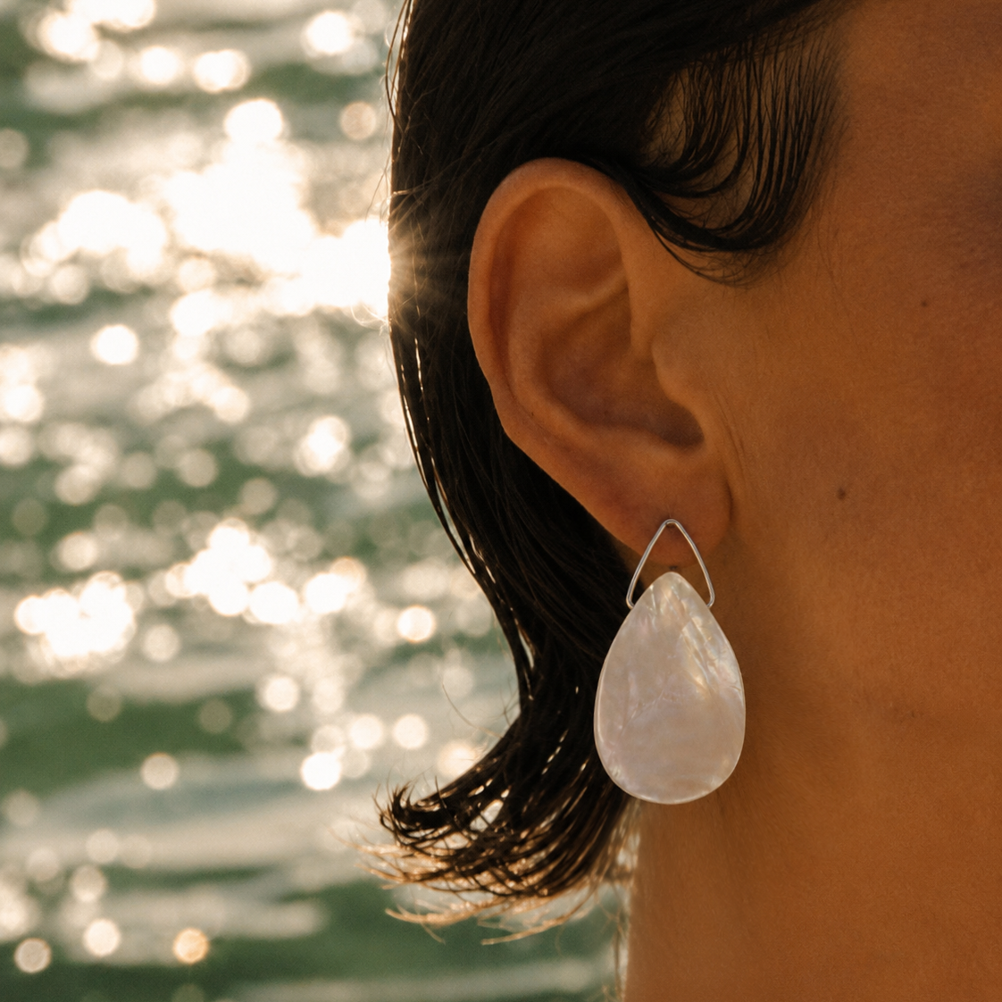 NACRE EARRING